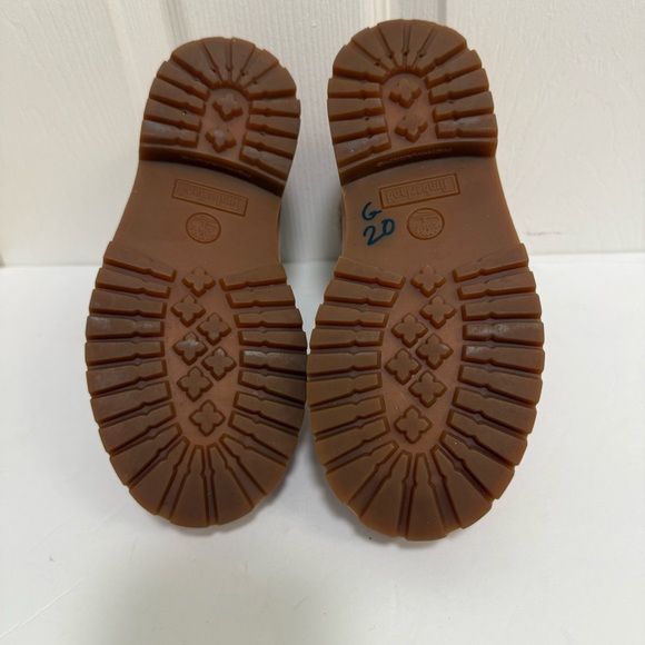 Girl’s Timberland Boots! - Picture 3 of 4